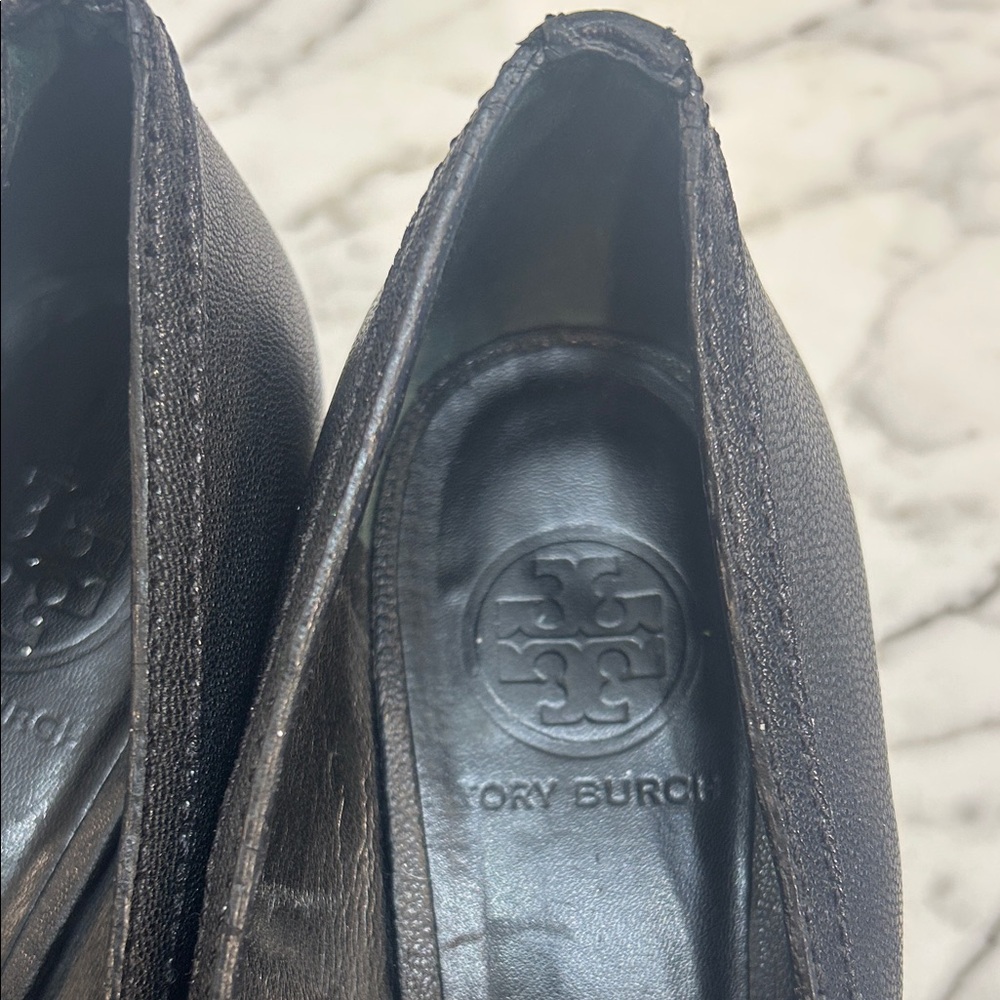 Tory Burch Black Small Wedge with Gold Accents - Picture 3 of 6